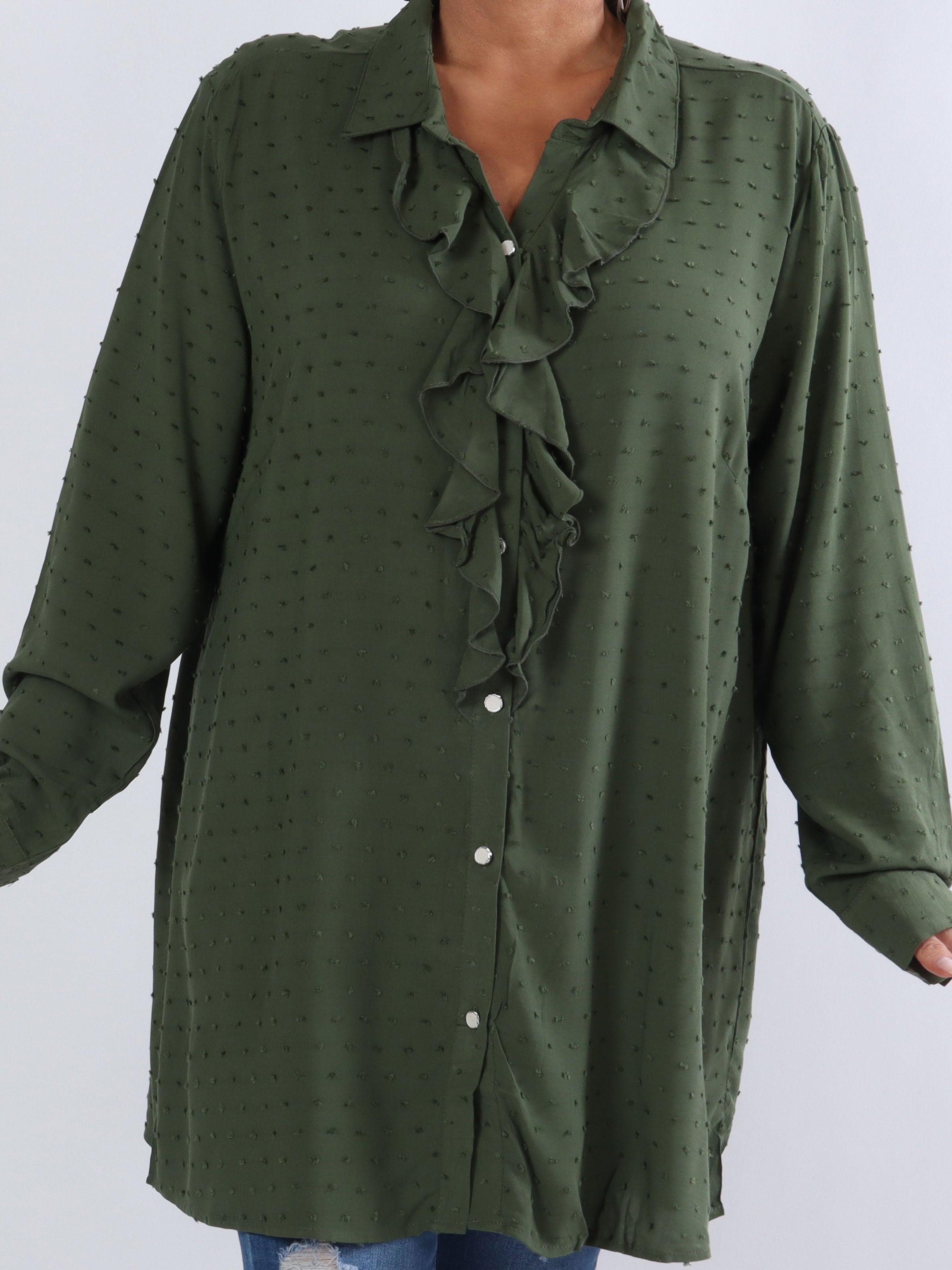 Zandra - Plus size skjorte med flæse og prikket detaljer